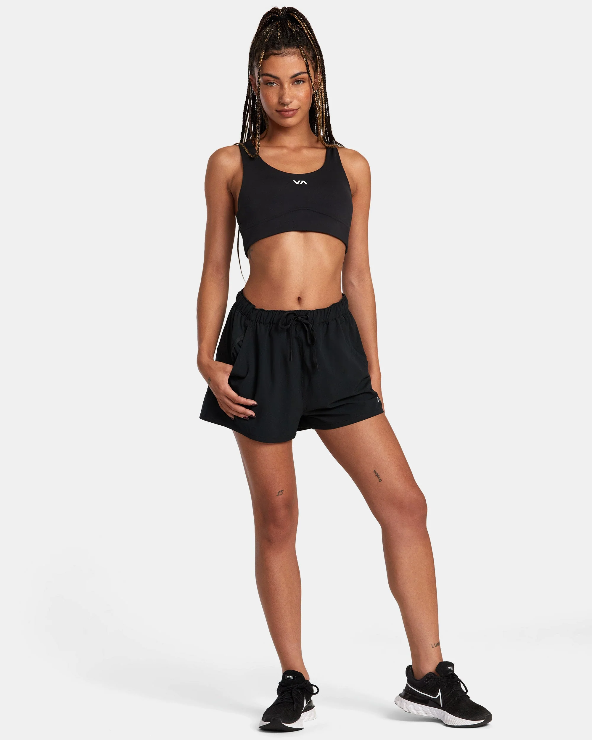 Womens VA Essential Mid-Rise Yogger Shorts - Image 5